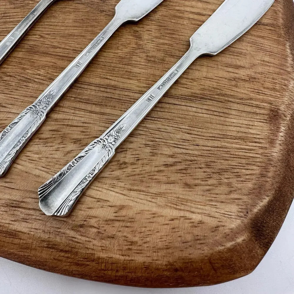 Vintage WM Rogers Butter Spreaders Knives Mismatched Silverplate Flatware Sets
